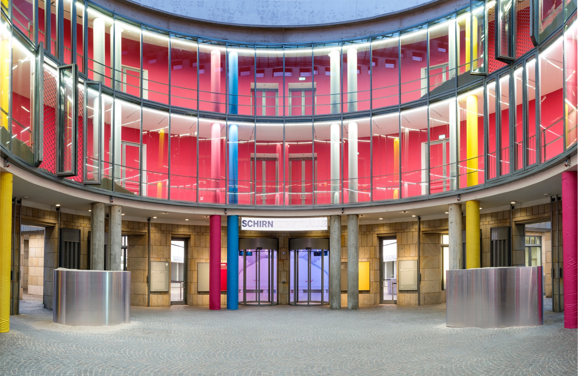 Lena Henke. Schrei mich nicht an, Krieger!, © Schirn Kunsthalle Frankfurt, 2017, Foto: Wolfgang Günzel