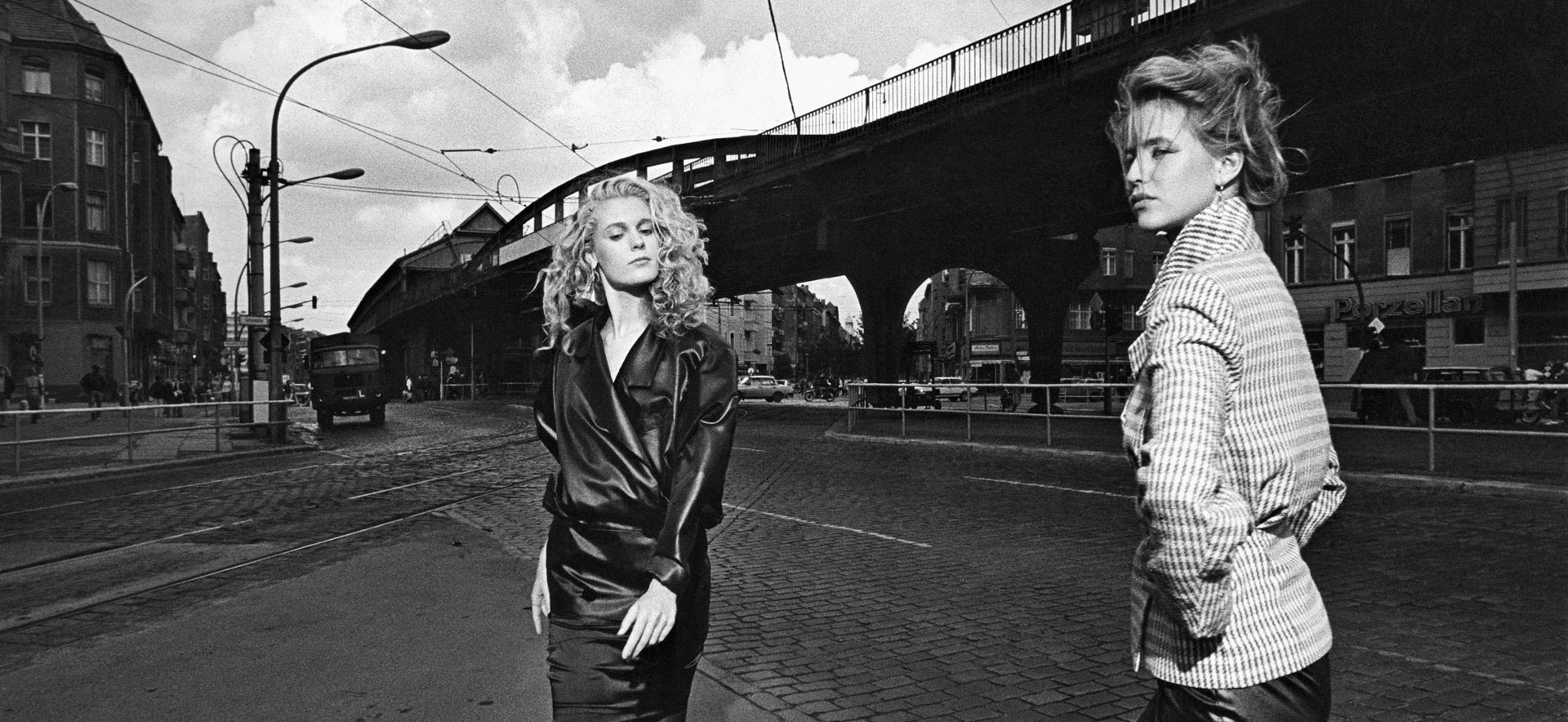 Werner Mahler, Elrun und Begleitung [Ausschnitt], Berlin, 1987 © Werner Mahler