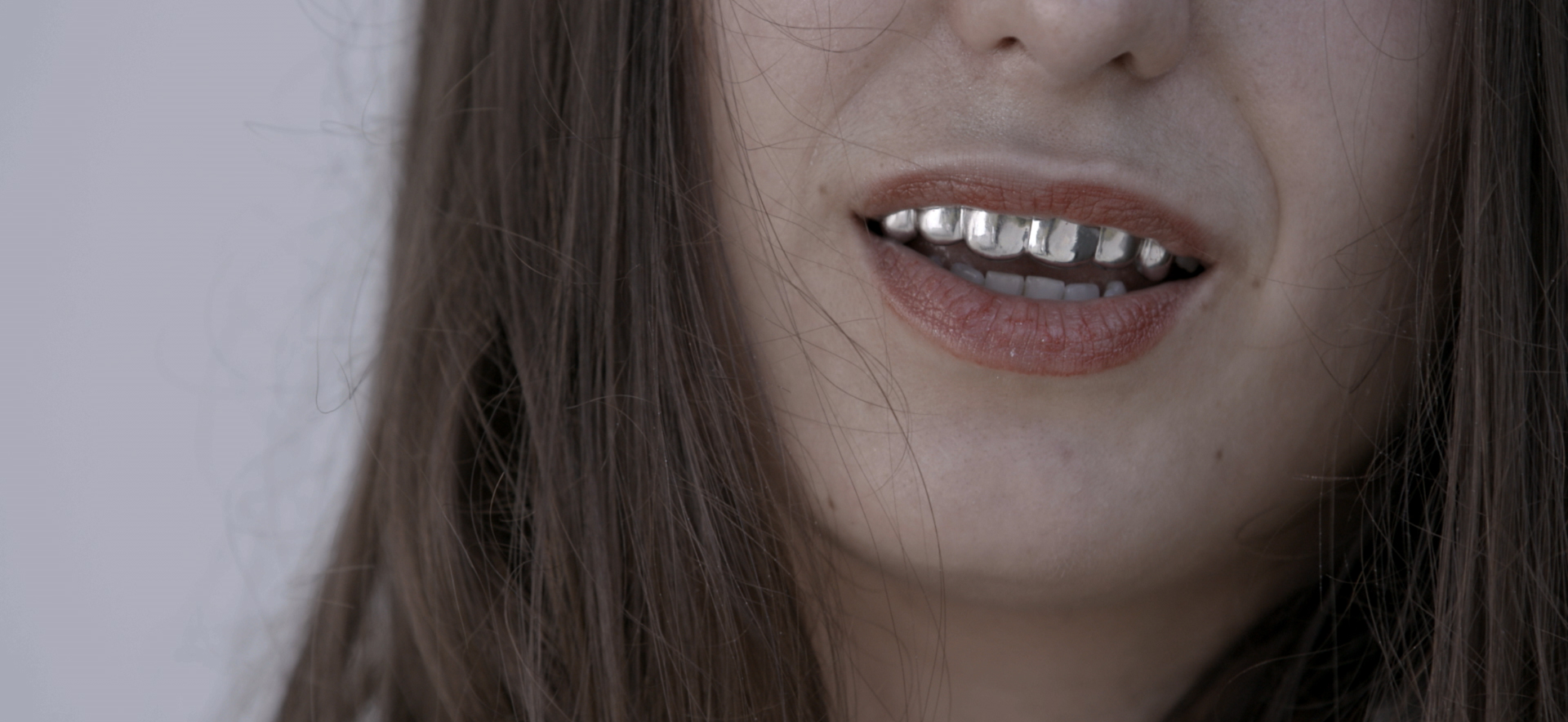 Lili Reynaud-Dewar, TEETH GUMS MACHINES FUTURE SOCIETY, 2016, Film still, © the artist