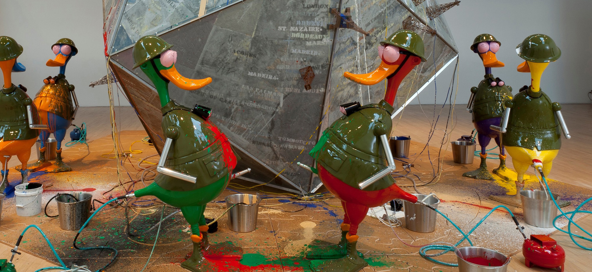 Richard Jackson, The War Room, 2006-2007. Courtesy the artist and Hauser & Wirth. Installation view, Richard Jackson: Accidents in Abstract Painting, the Armory, Armory Center for the Arts, Pasadena, 2012. Foto: Joshua White