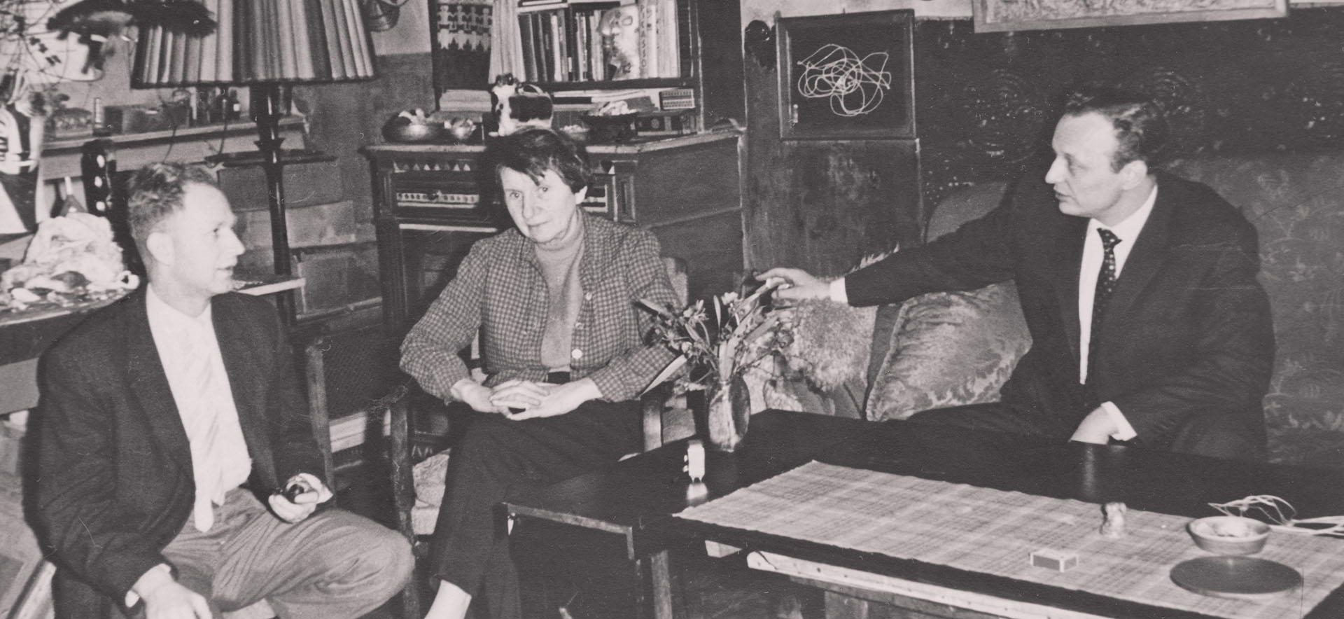 unbekannter Fotograf, Im Atelier: Jeanne Mammen, Lothar Klünner, Johannes Hübner, um 1960
Berlin, um 1960 © Jeanne-Mammen-Stiftung - Stiftung Stadtmuseum Berlin